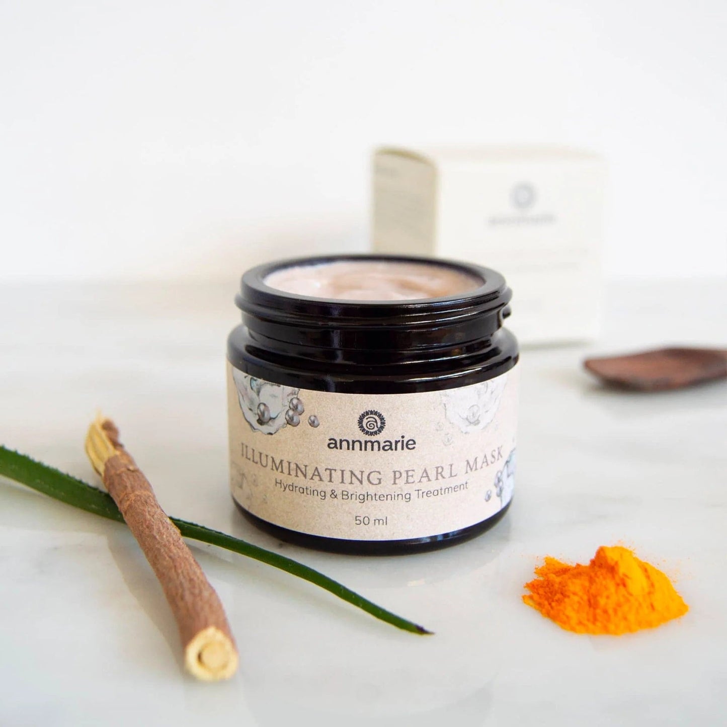 Illuminating Pearl Mask - Hydrating & Brightening Treatment - WellHaus